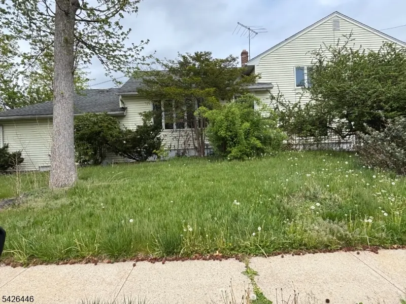 6 Grand St, Clark Twp., NJ 07066