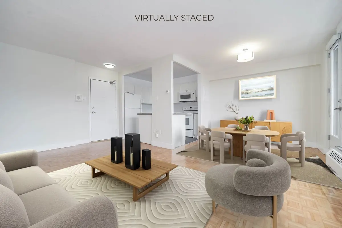 666 Spadina AVE #2411, Toronto C01, ON M5S 2H8