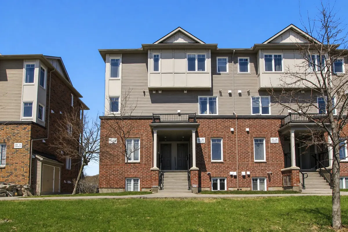 3385 Cambrian RD, Barrhaven, ON K2J 1S3