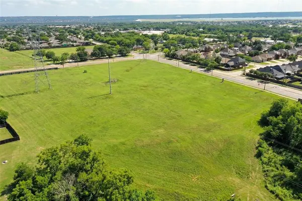 908 Polo Road, Grand Prairie, TX 75052