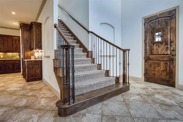 9104 Blue Water Drive, Plano, TX 75025