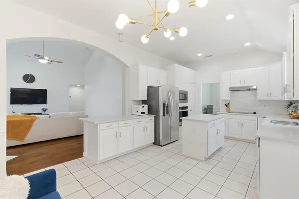 1011 Cowboys Parkway, Irving, TX 75063