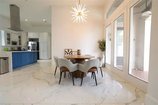 911 Walnut Falls Circle, Mansfield, TX 76063