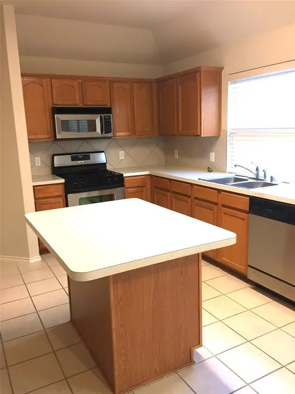 9837 Meadow Rue Drive, Mckinney, TX 75072