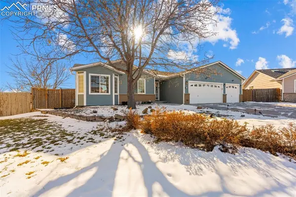 7152 Cliffrose DR, Colorado Springs, CO 80925