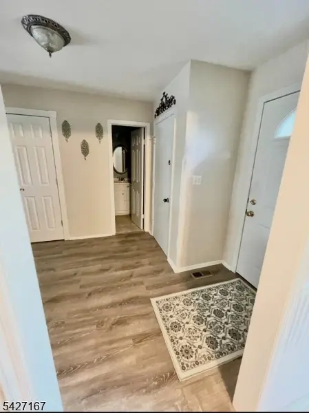 4 Peach Court, Raritan Twp., NJ 08822