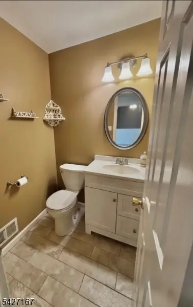 4 Peach Court, Raritan Twp., NJ 08822