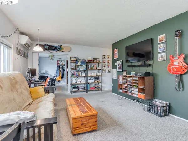 9545 N IRIS WAY, Portland, OR 97203