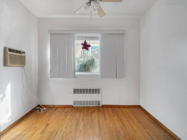 194 Bay 7th ST, Brooklyn, NY 11228