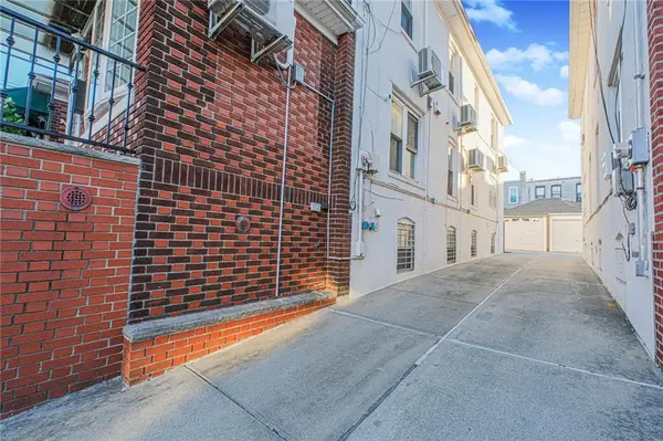 1042 70th ST, Brooklyn, NY 11219