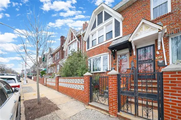 138 Wakeman PL, Brooklyn, NY 11220