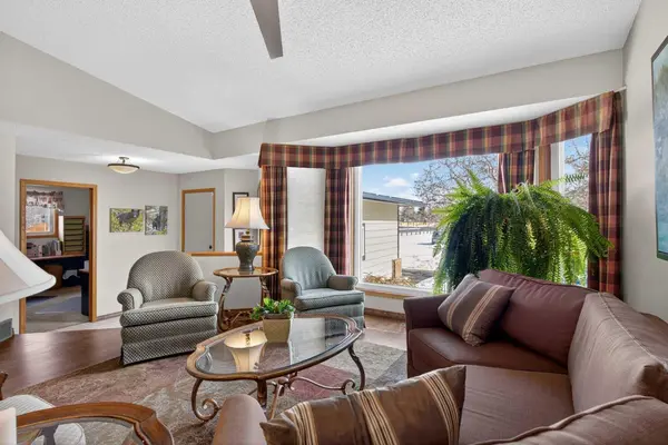 204 Sunrise CIR SE, Calgary, AB T2X 2Z8