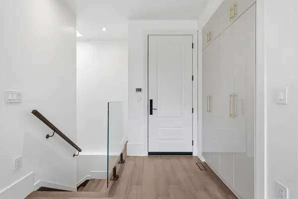 217 Churchill AVE #Nova Suite, Toronto C07, ON M2R 1E2