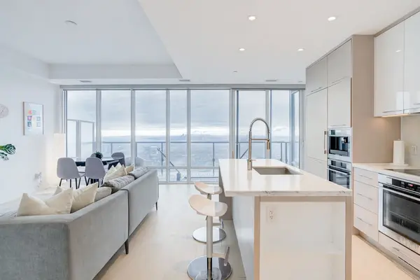 488 University AVE #5308, Toronto C01, ON M5G 0C1