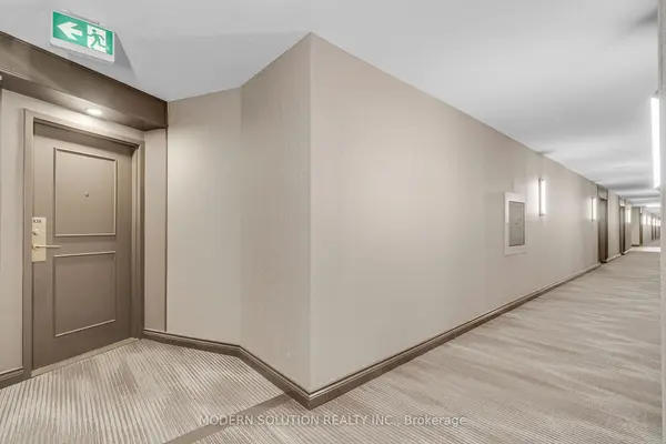 32 Clarissa DR #426, Richmond Hill, ON L4C 9R7