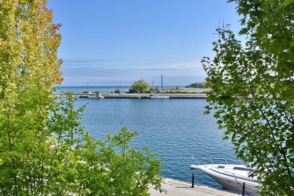 1 Shipyard LN #208, Collingwood, ON L9Y 0W2