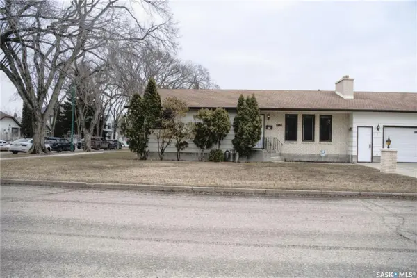 802 7th STREET E, Saskatoon, SK S7H 0Y4