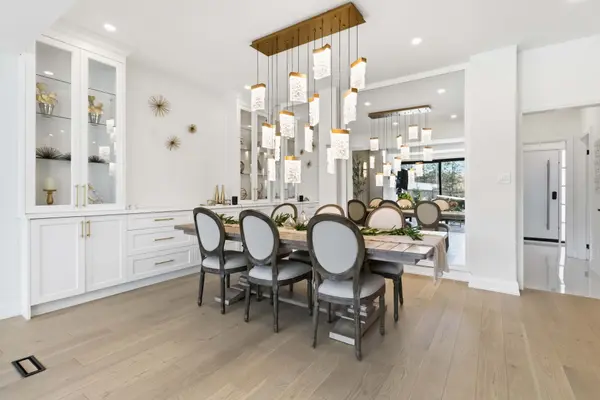 2711 Spruce Needle CT, Mississauga, ON L5L 1N2