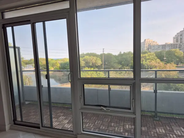 2212 Lake Shore BLVD W #516, Toronto W06, ON M8V 0C2