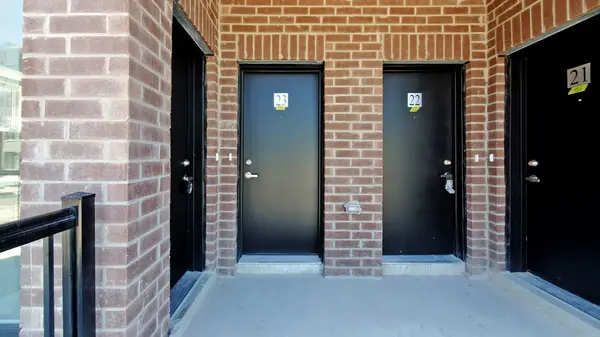 3566 Colonial DR #23, Mississauga, ON L5L 0B9