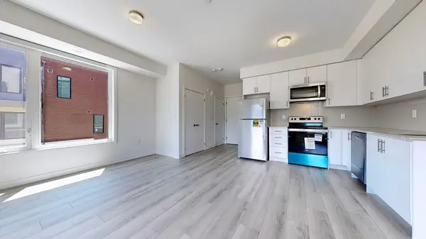 3566 Colonial DR #23, Mississauga, ON L5L 0B9