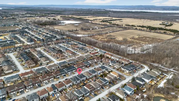 336 Glenbrae AVE, Kanata, ON K2W 0C2