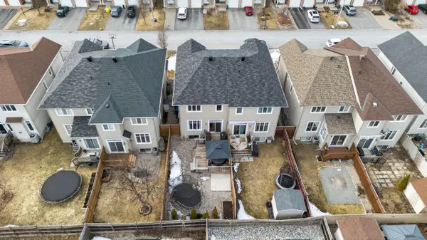 336 Glenbrae AVE, Kanata, ON K2W 0C2