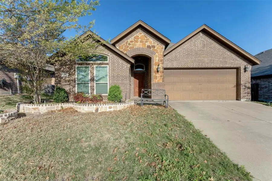 6033 Paddlefish Drive, Fort Worth, TX 76179