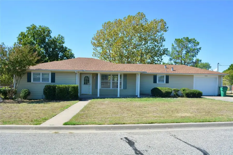 933 N Main Street, Muenster, TX 76252