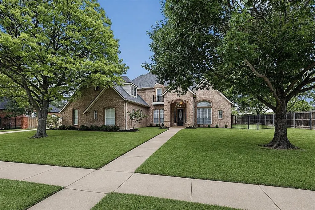 216 Mill Crossing W, Colleyville, TX 76034