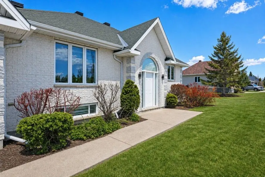 2031 Devine RD, Orleans - Cumberland And Area, ON K0A 3H0