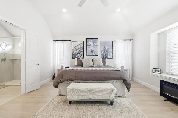 1125 Cardinal Drive, Midlothian, TX 76065