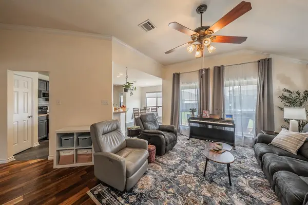 660 Rosario Lane, Fort Worth, TX 76052