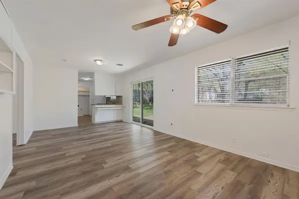 33 Somerset Terrace, Bedford, TX 76022