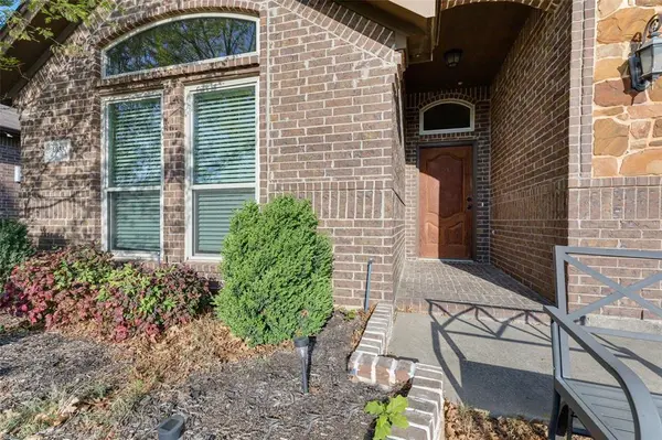 6033 Paddlefish Drive, Fort Worth, TX 76179