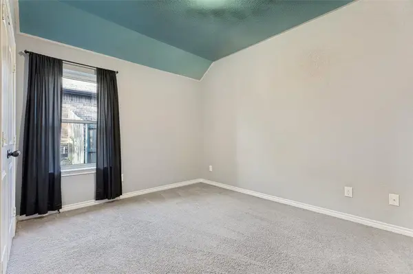 6033 Paddlefish Drive, Fort Worth, TX 76179