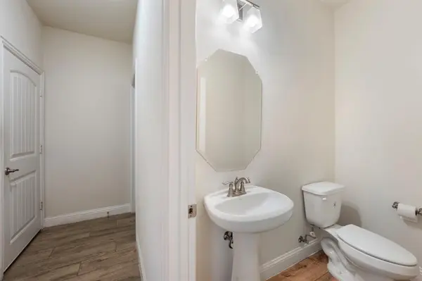 976 E Villas Court, Lewisville, TX 75067