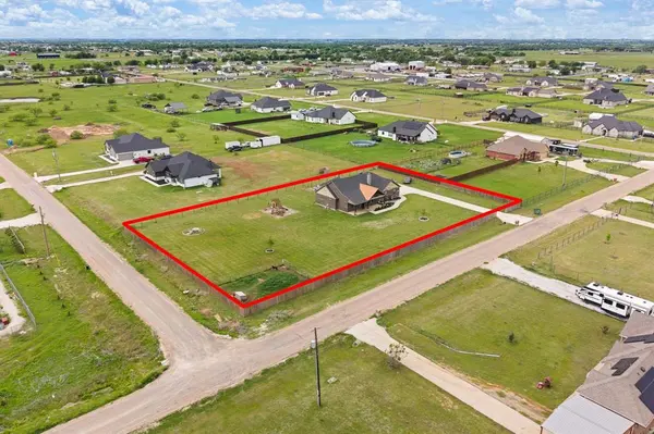 3401 Chinaberry Lane, Joshua, TX 76058