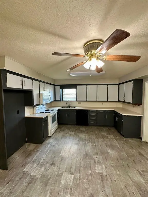 933 N Main Street, Muenster, TX 76252