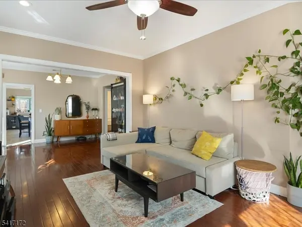 20 Forest Ave, Hawthorne Boro, NJ 07506