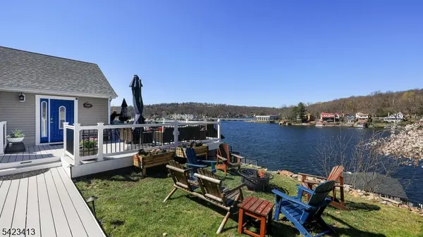 373 Lakeside Blvd, Hopatcong Boro, NJ 07843