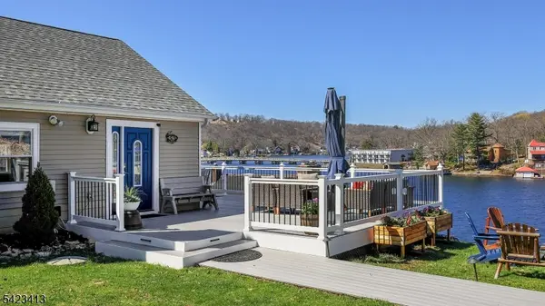 373 Lakeside Blvd, Hopatcong Boro, NJ 07843