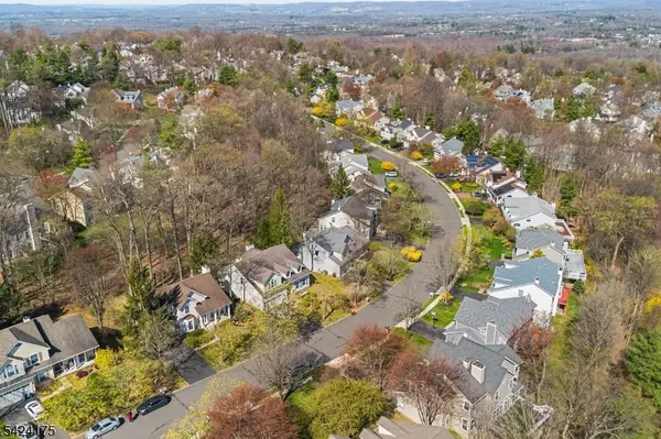 70 Hartley Ln, Bernards Twp., NJ 07920