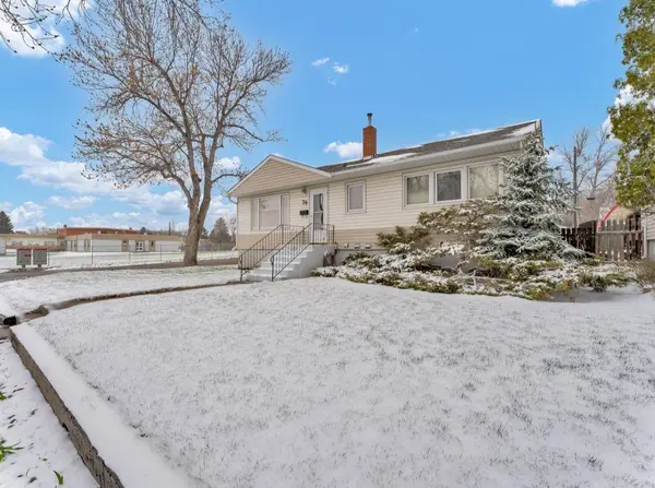 76 12 ST SW, Medicine Hat, AB T1A 4T3