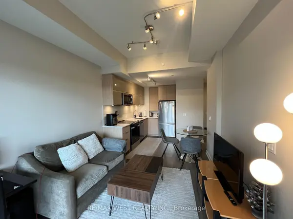 10 Deerlick CT #202, Toronto C13, ON M3A 0A7