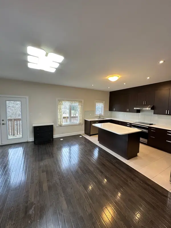 61 Plowman LN, Richmond Hill, ON L4S 0G4