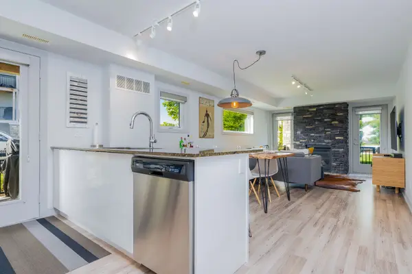 4 Cove CT #101, Collingwood, ON L9Y 0Y6