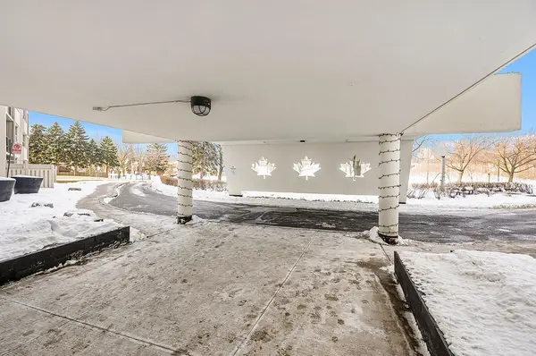 530 Lolita GDNS #308, Mississauga, ON L5A 3T2