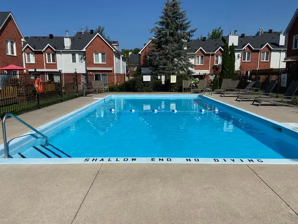 39 Shoreline DR, Bracebridge, ON P1L 1Z3