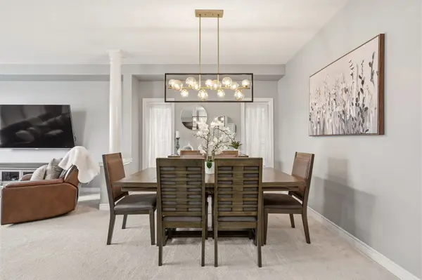 21 House LN, Hamilton, ON L9K 0G1